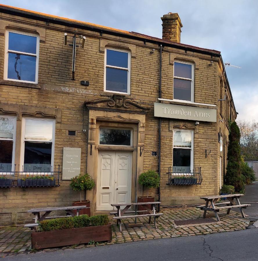 Trawden Arms Community Owned Pub Hotel Winewall Kültér fotó