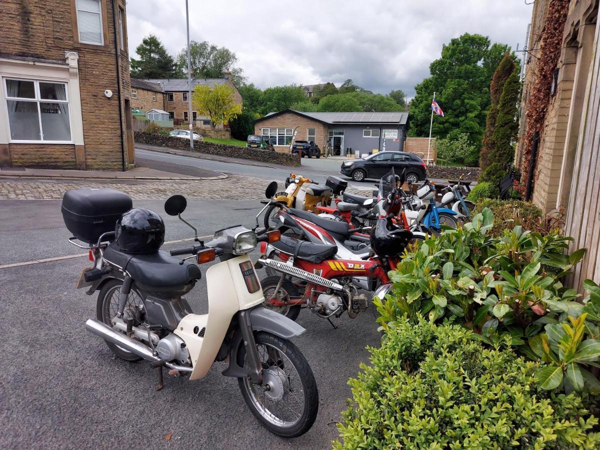 Trawden Arms Community Owned Pub Hotel Winewall Kültér fotó